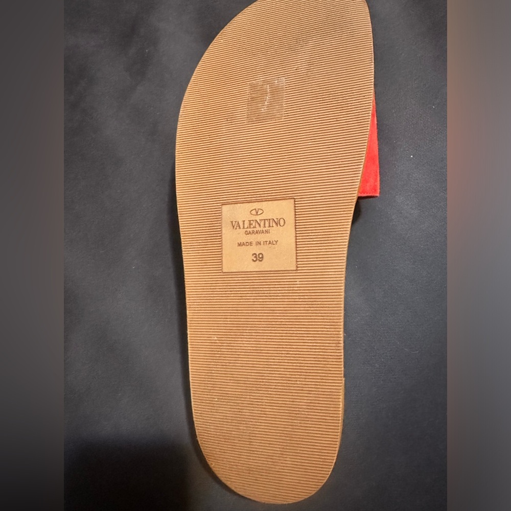 Size 39 new - Picture 2 of 2